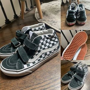 Vans green and white Velcro  boys size 3 perfect condition